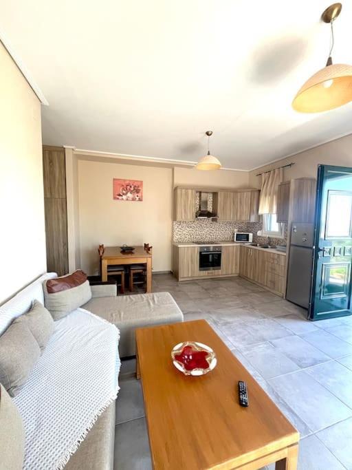 Κamares Houses Mytilene ภายนอก รูปภาพ